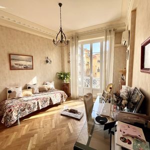 Property in Carre d'Or