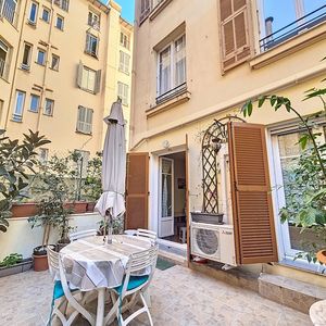 Property in Musicians Quarter