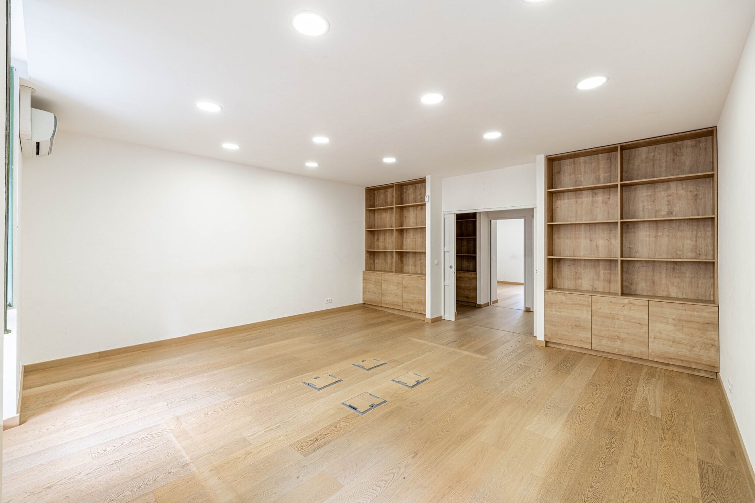 Property photo in Port