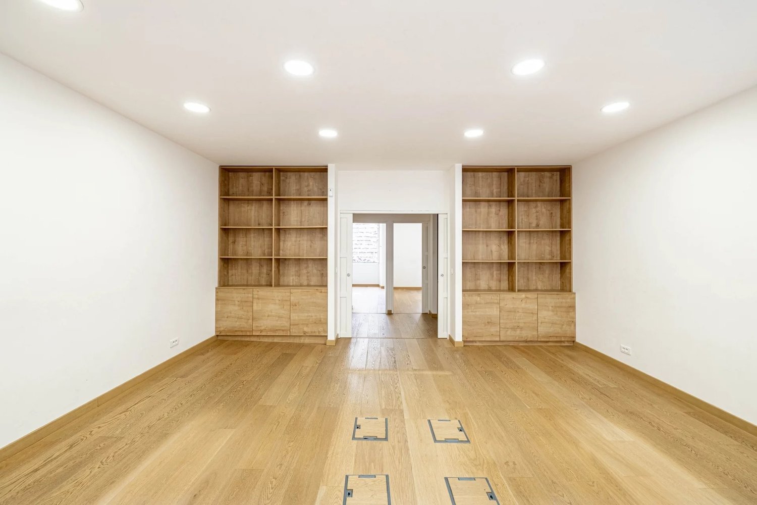 Property photo in Port