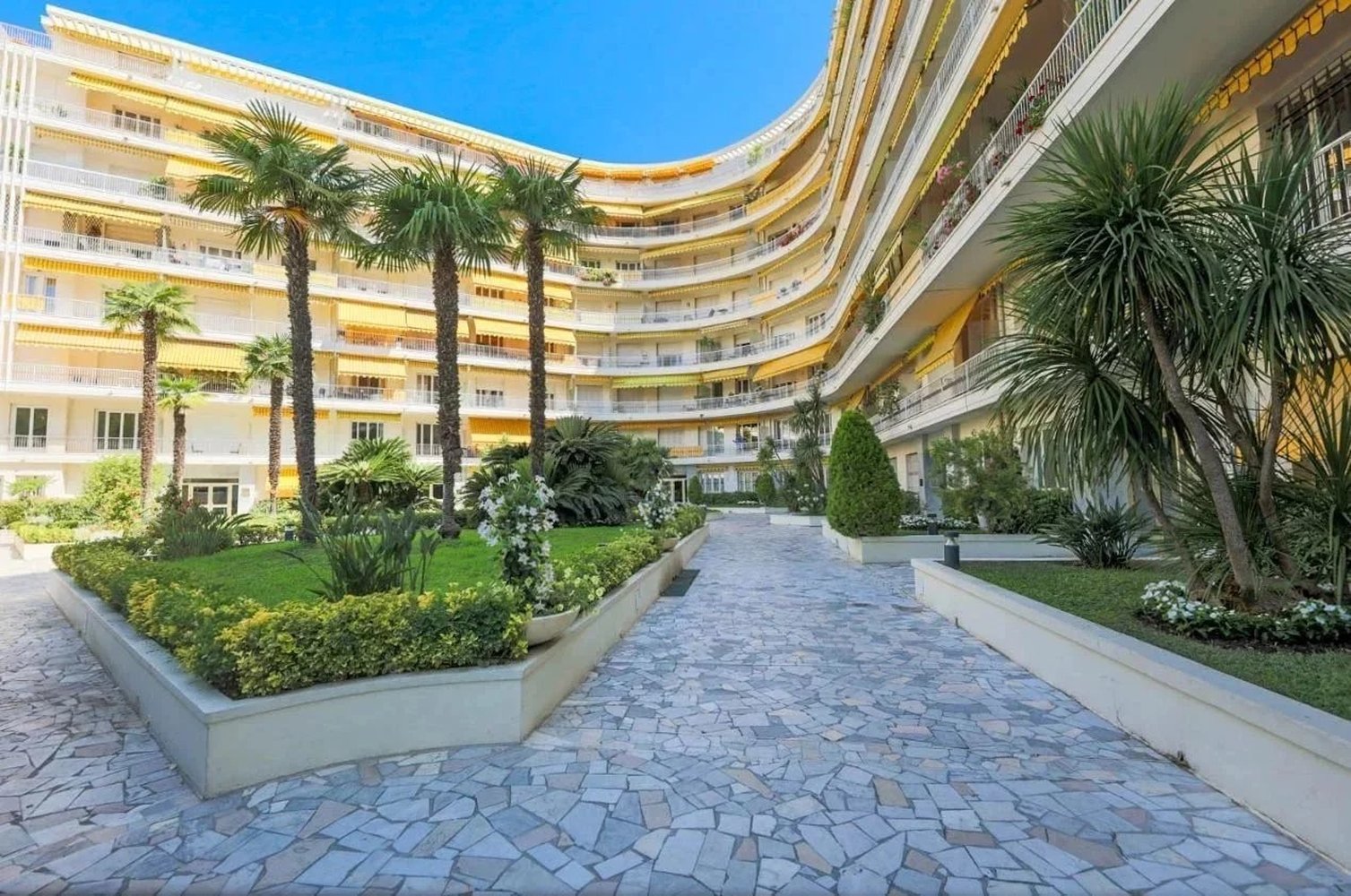 Property photo in Carre d'Argent