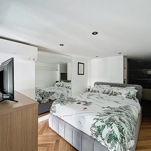 Property in Carre d'Argent