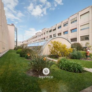 Property in Carre d'Argent