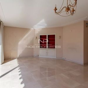 Property in Carre d'Or