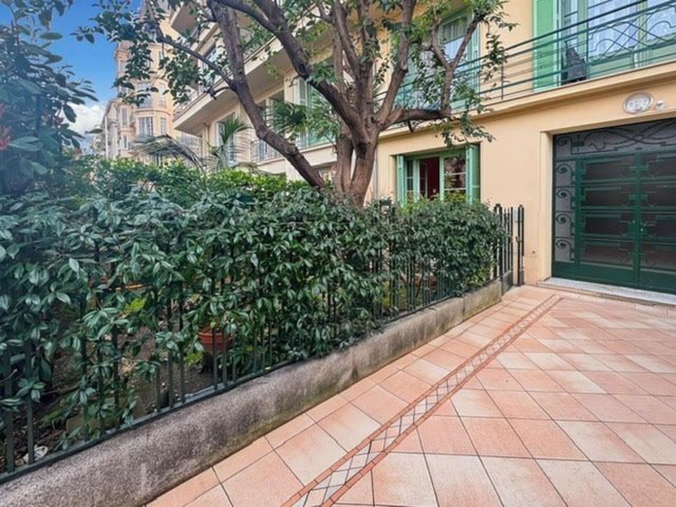 Property photo in Carre d'Or