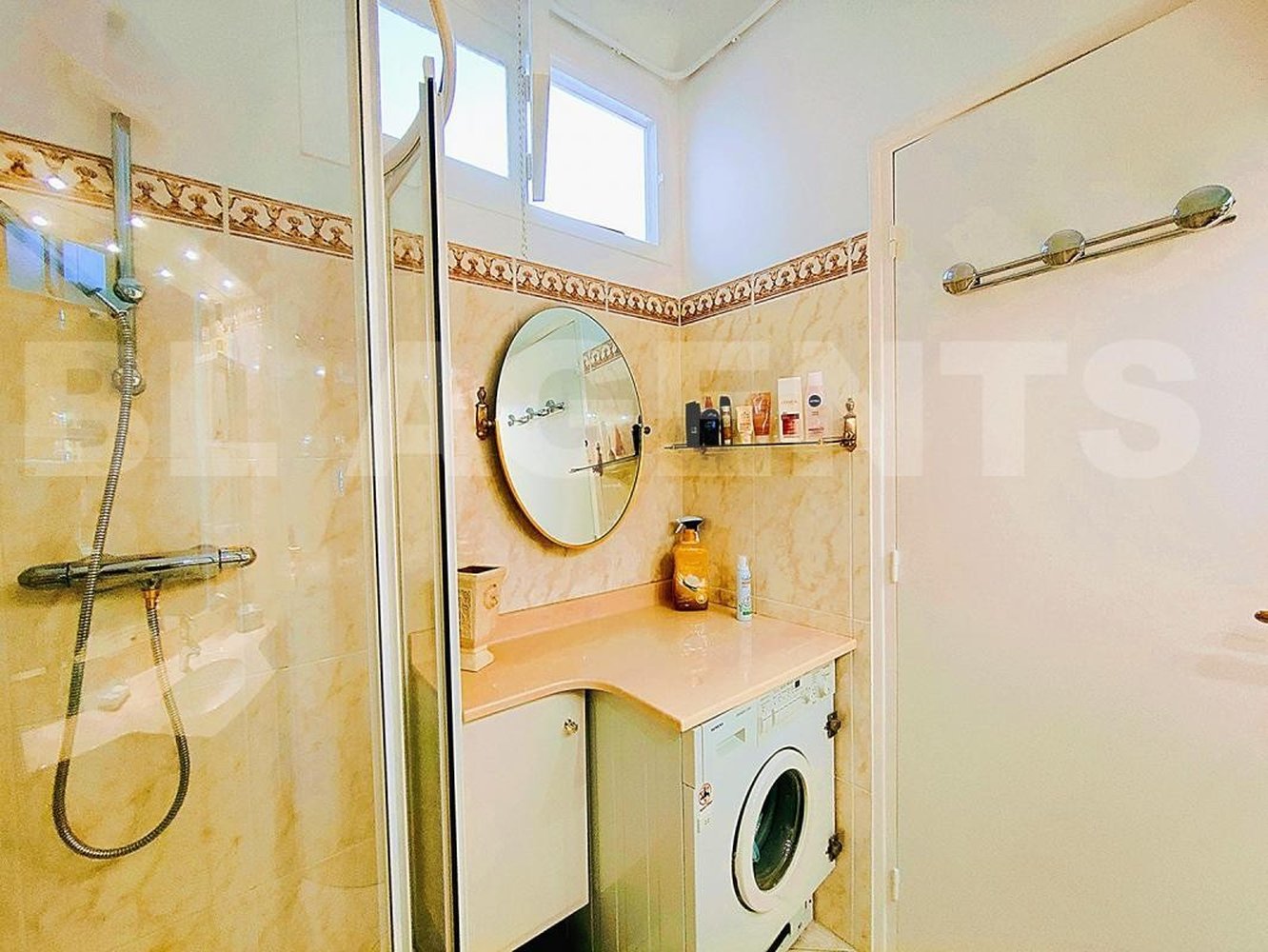 Property photo in Carre d'Or