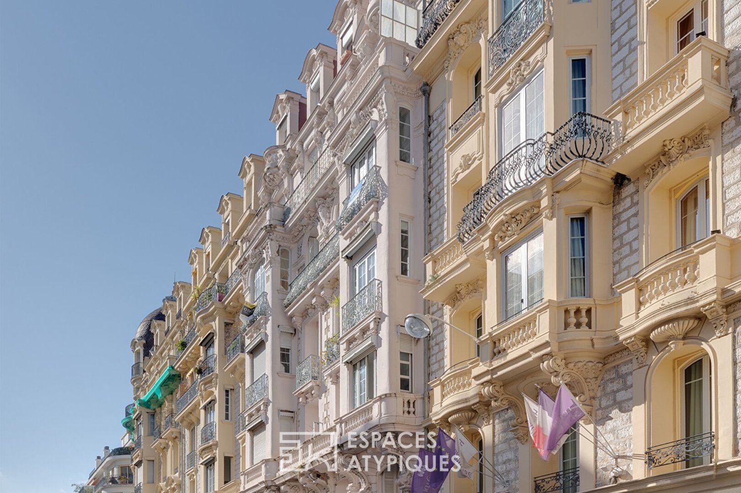 Property photo in Carre d'Or