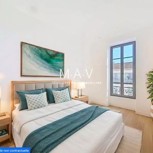 Property in Carre d'Or