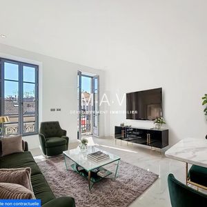 Property in Carre d'Or