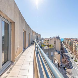 Property in Carre d'Or