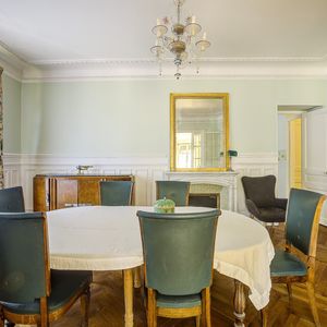 Property in Carre d'Or