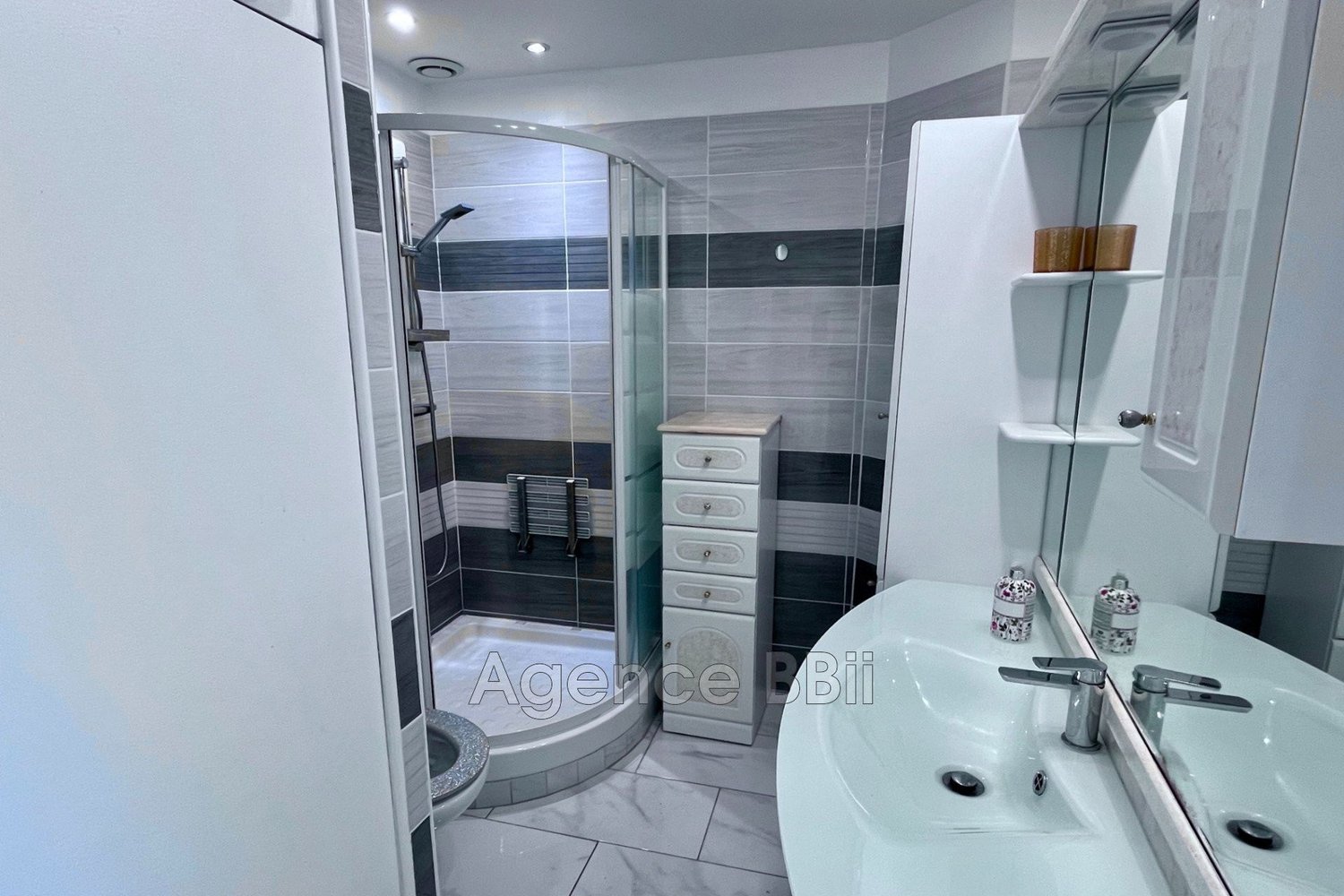 Property photo in Port