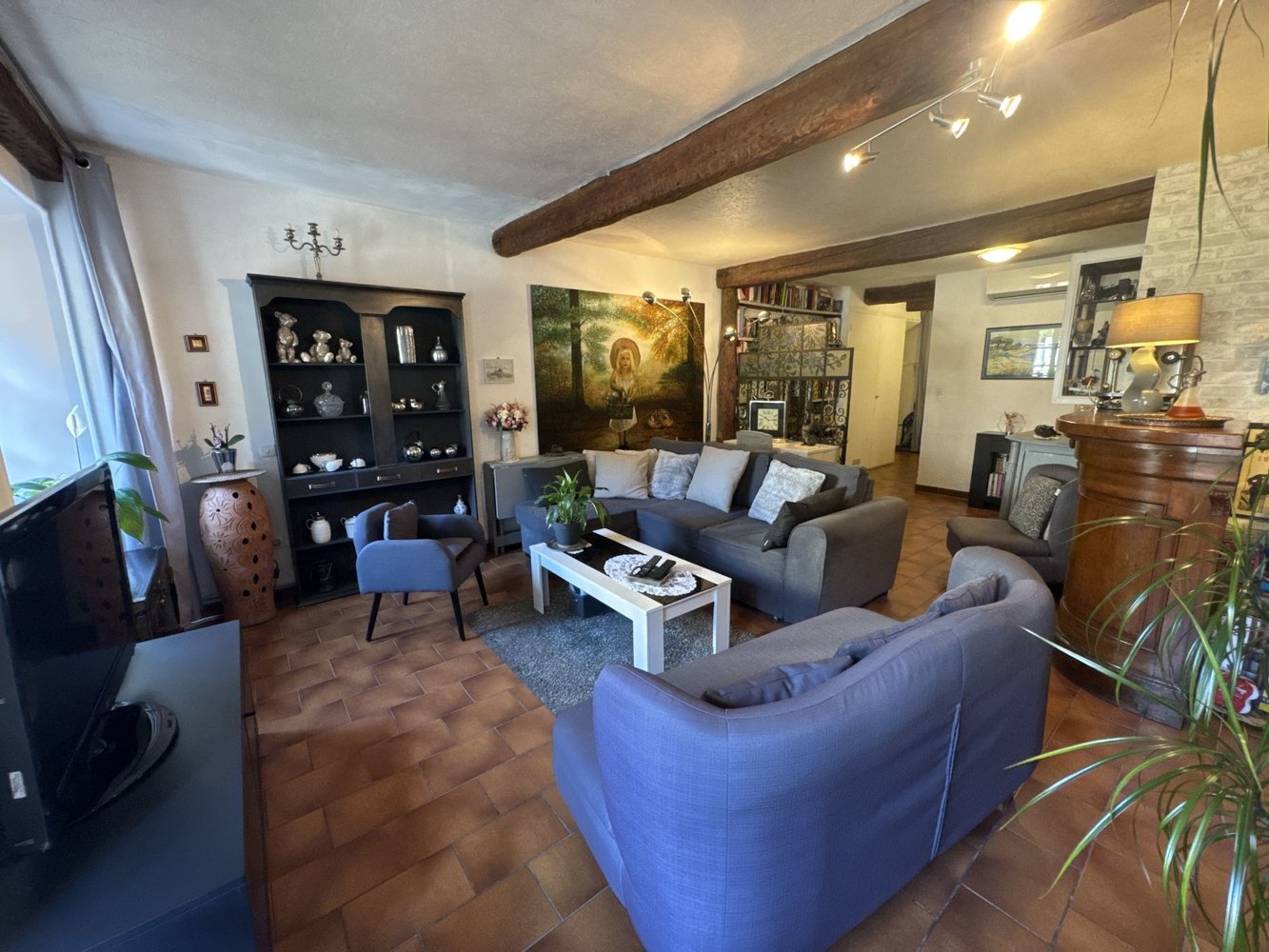 Property photo in Port