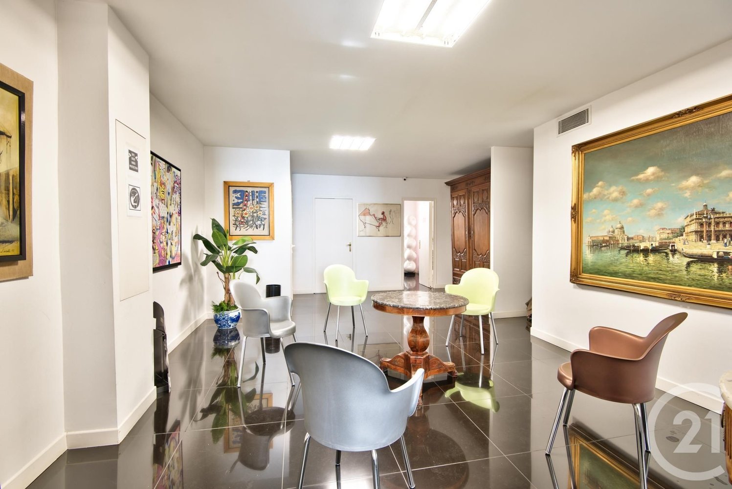 Property photo in Carre d'Argent