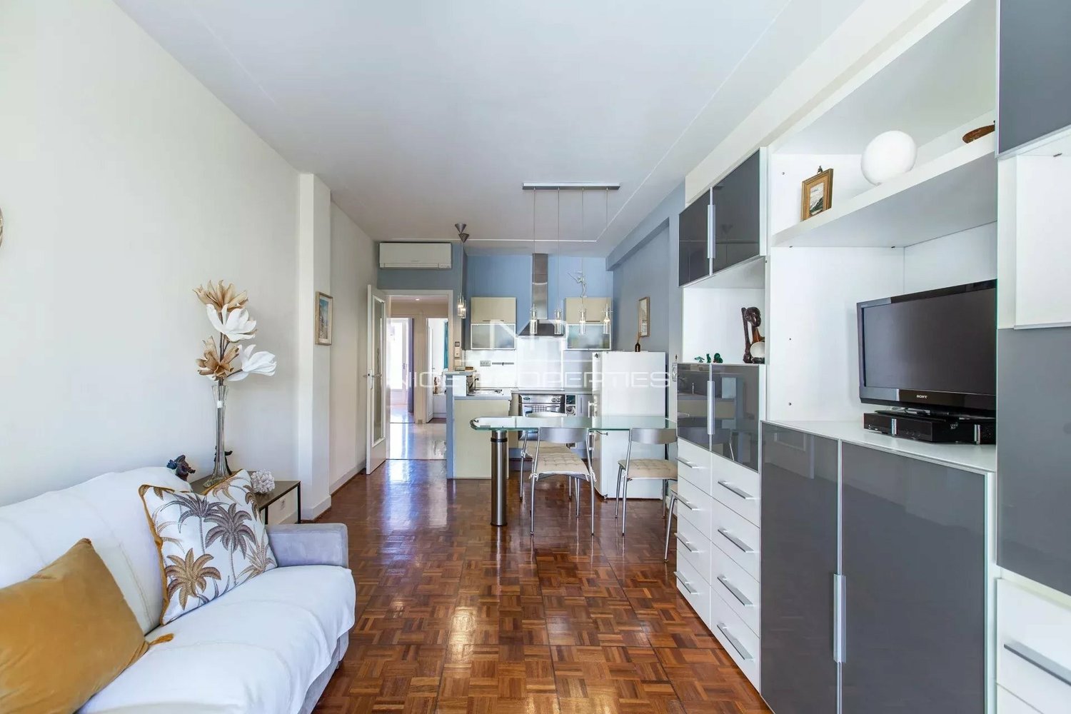 Property photo in Carre d'Argent