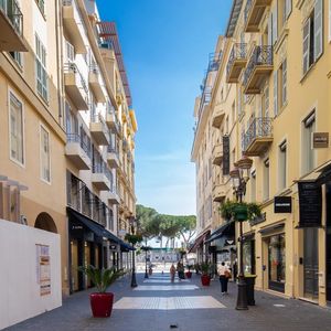 Property in Carre d'Argent