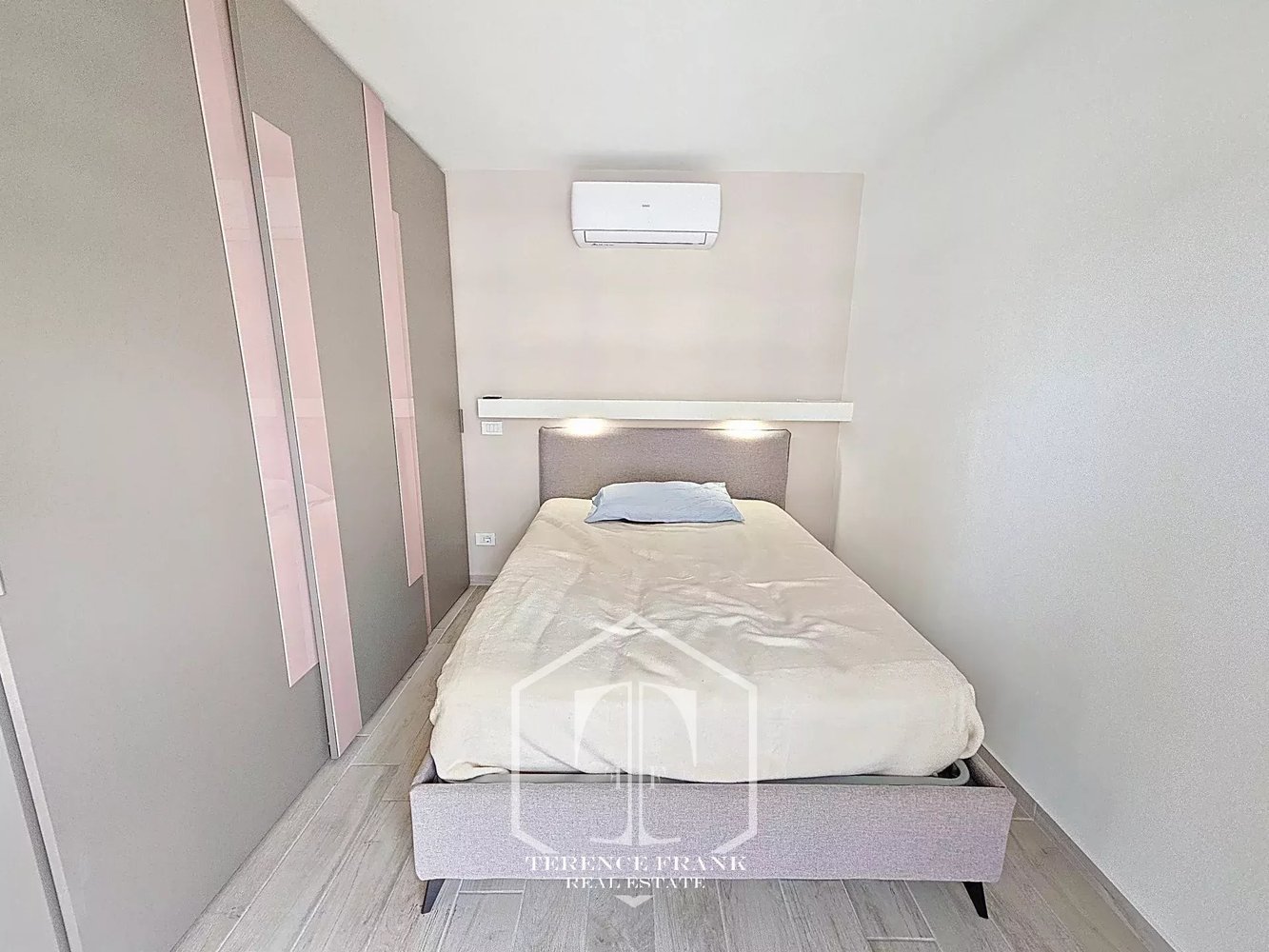 Property photo in Carre d'Argent