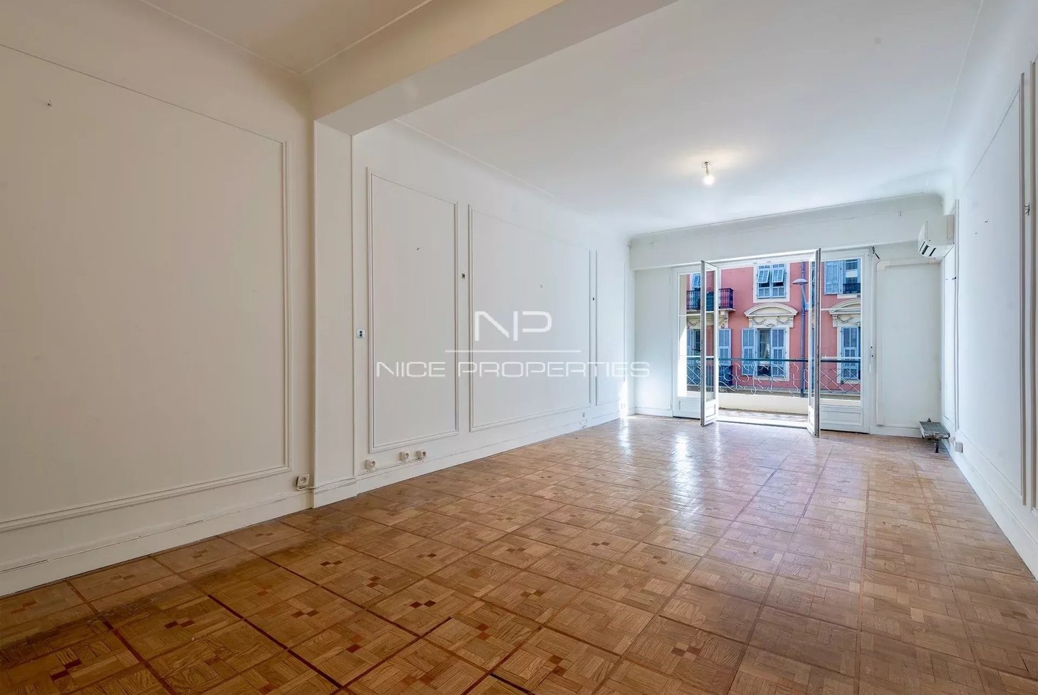 Property photo in Carre d'Argent