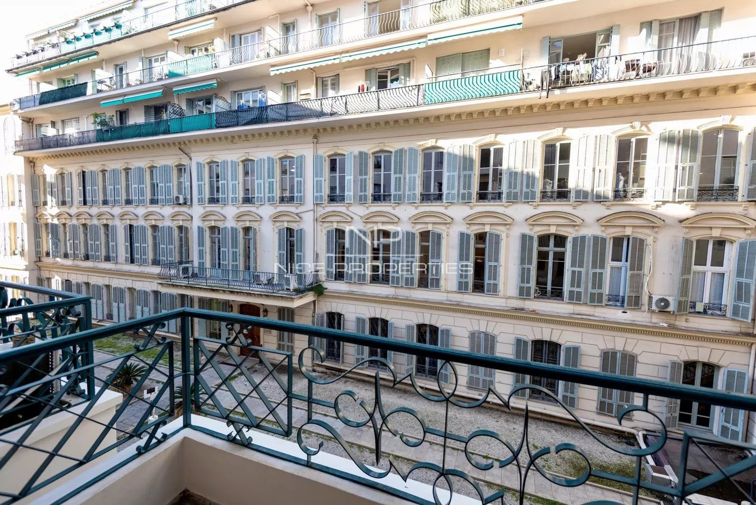 Property photo in Carre d'Argent