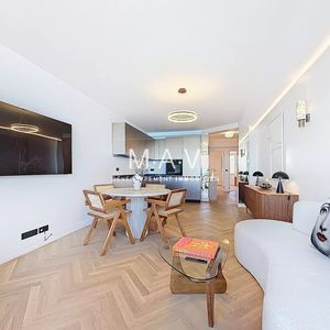 Property in Carre d'Argent