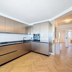 Property in Carre d'Argent