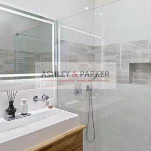 Property in Carre d'Argent