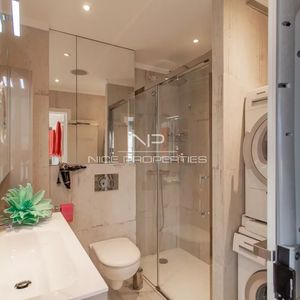 Property in Carre d'Or