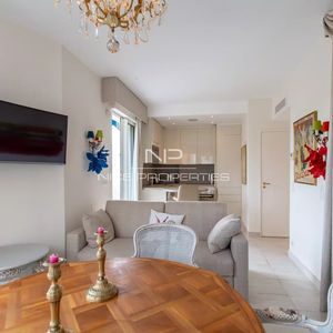 Property in Carre d'Or