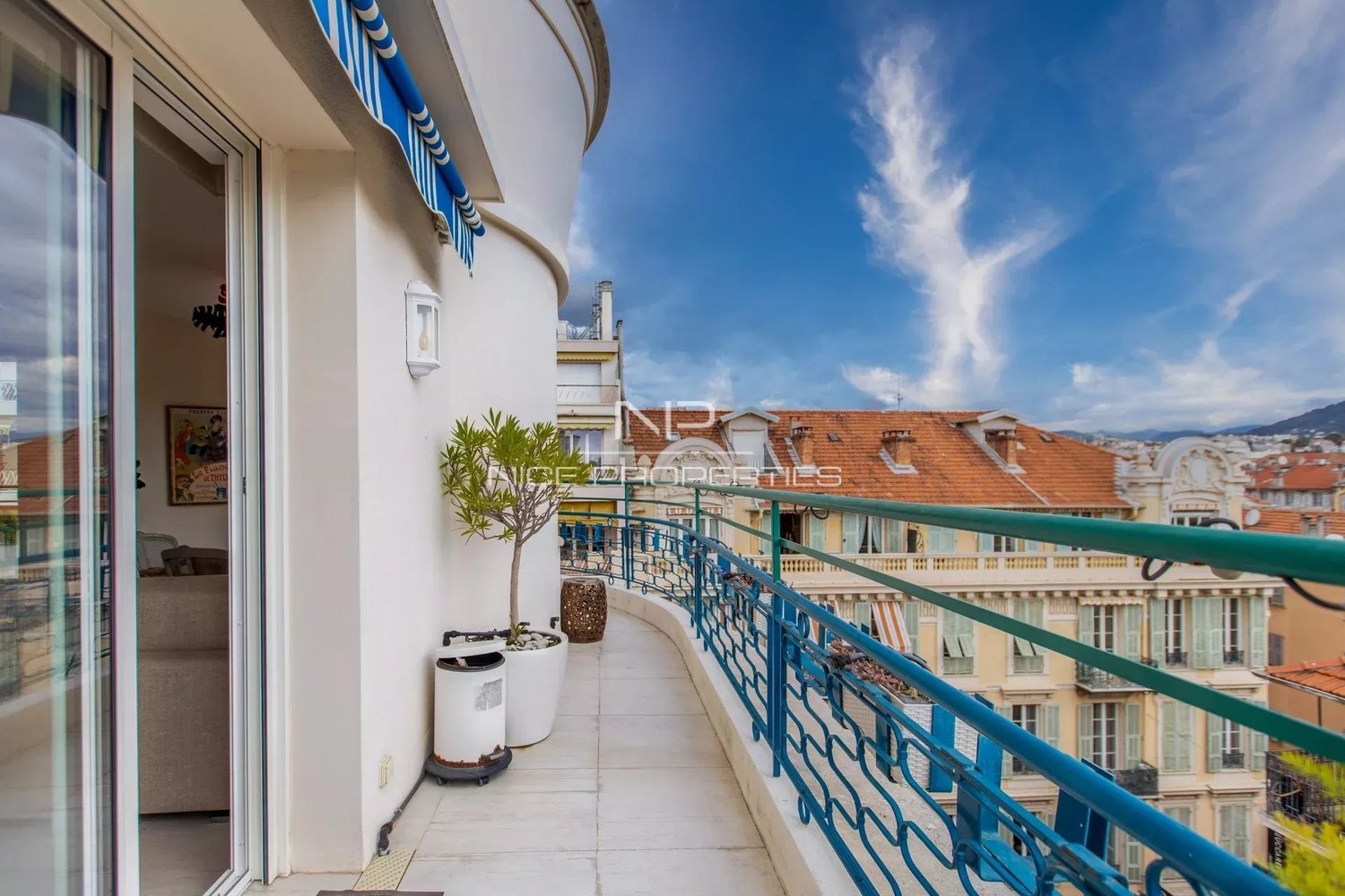 Property photo in Carre d'Or