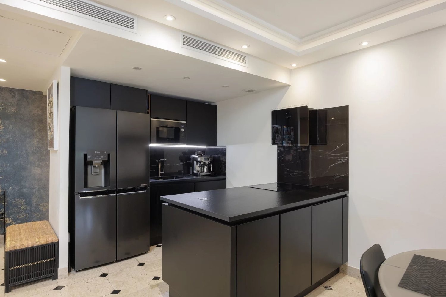 Property photo in Carre d'Or