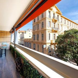 Property in Carre d'Or