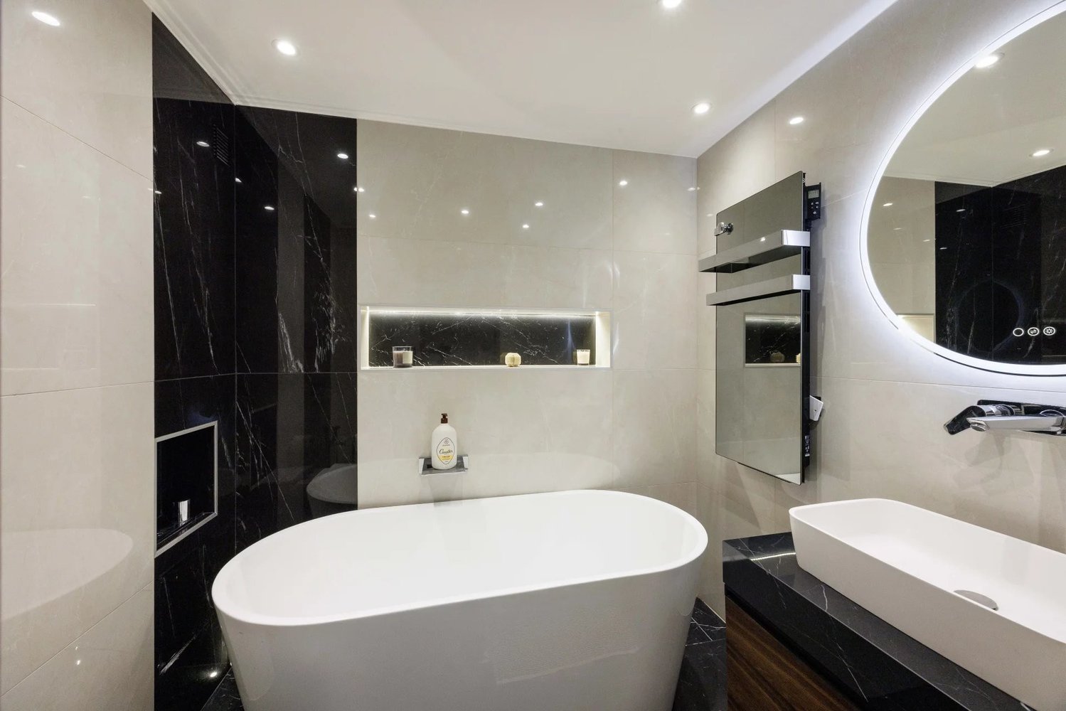 Property photo in Carre d'Or