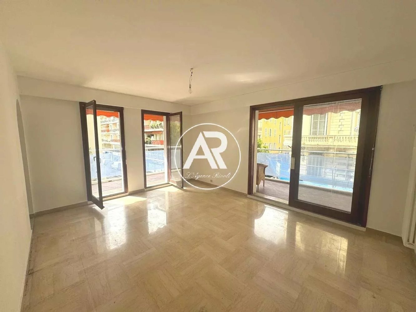 Property photo in Carre d'Or