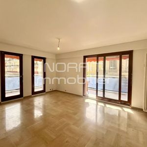 Property in Carre d'Or