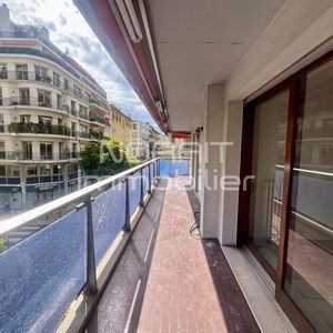 Property in Carre d'Or