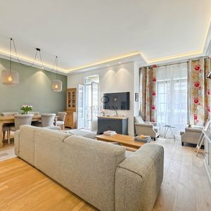 Property in Carre d'Or