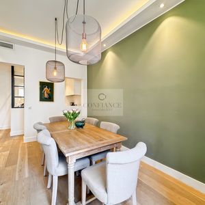 Property in Carre d'Or