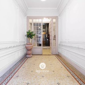 Property in Carre d'Or