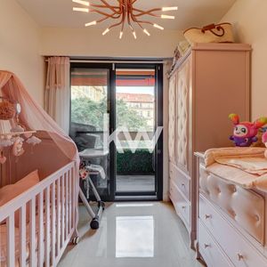 Property in Carre d'Or