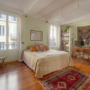 Property in Carre d'Or