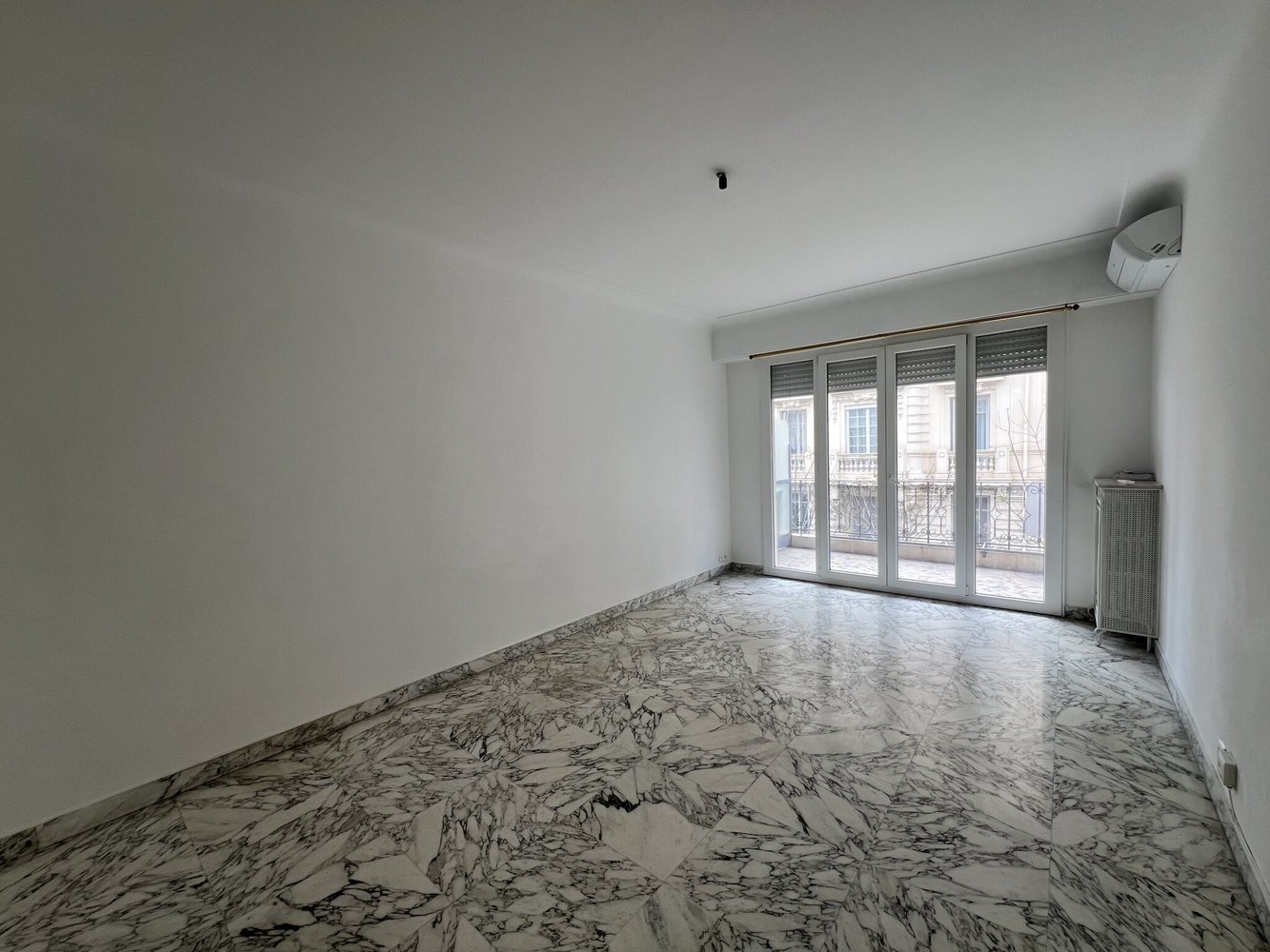 Property photo in Carre d'Or