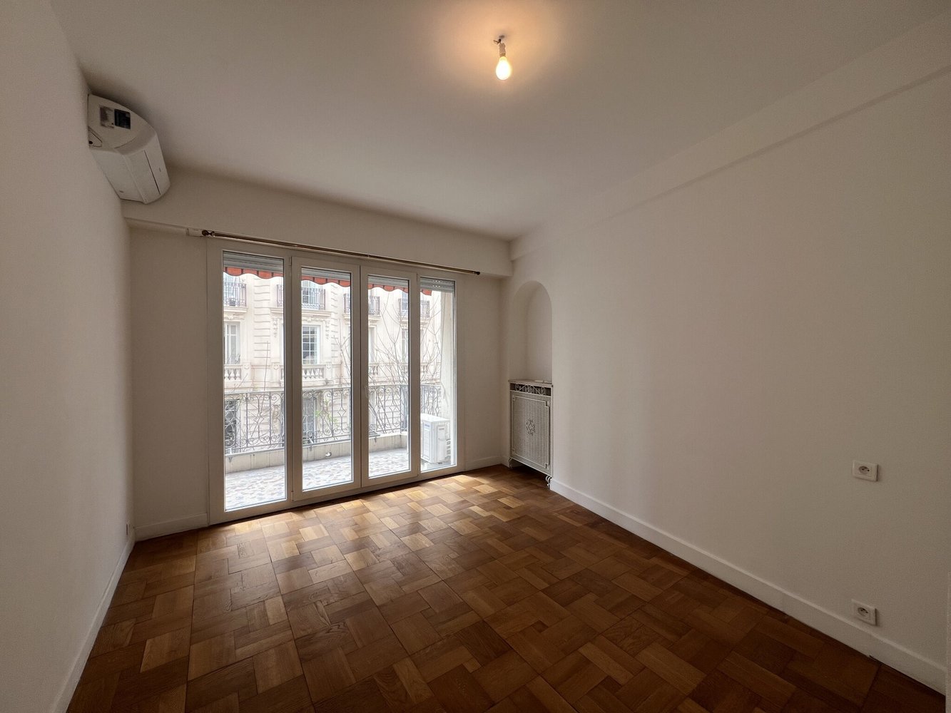 Property photo in Carre d'Or