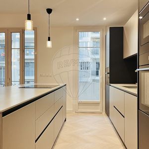 Property in Carre d'Or