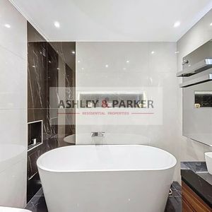 Property in Carre d'Or