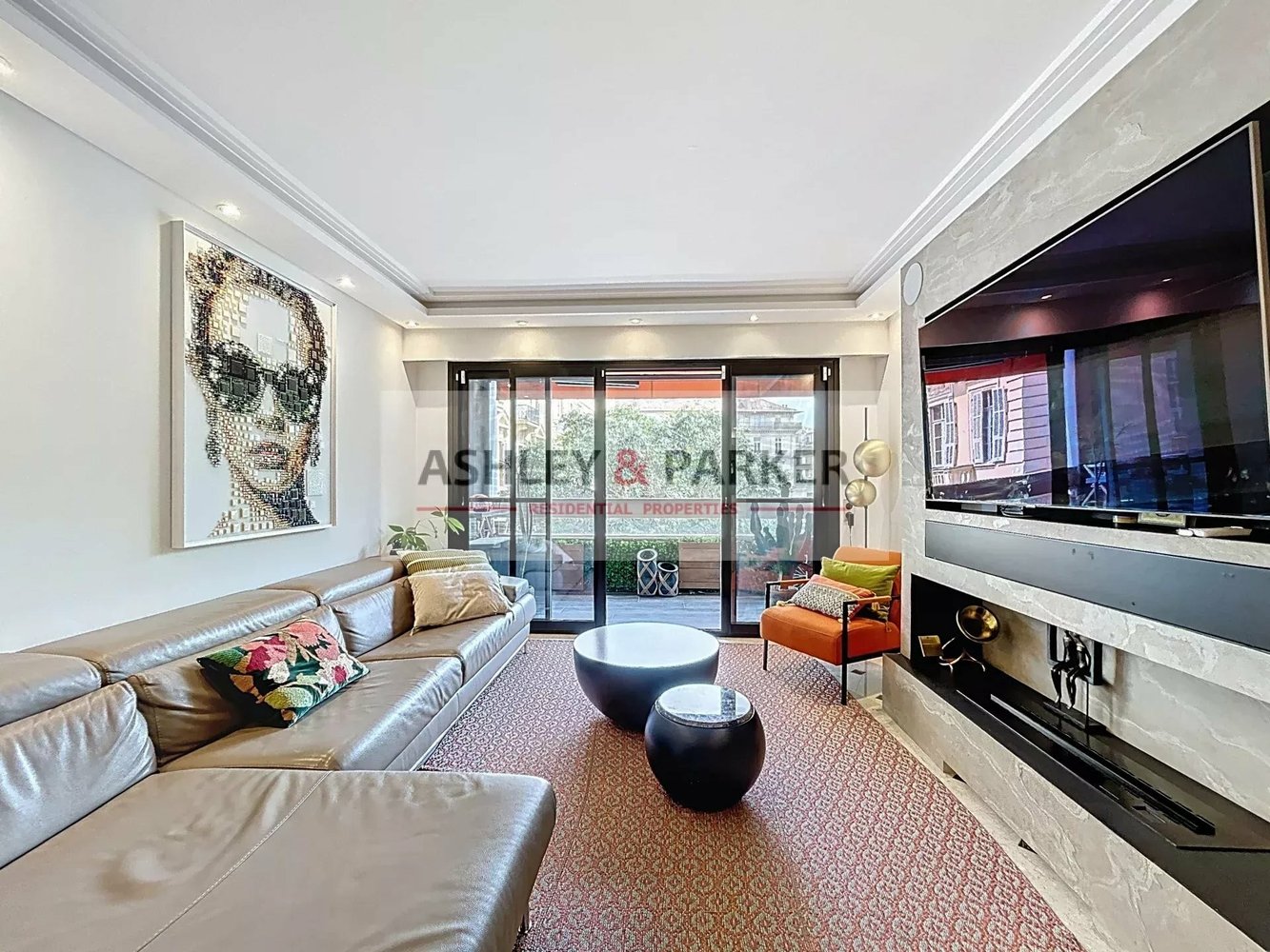 Property photo in Carre d'Or