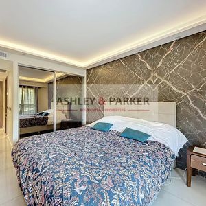 Property in Carre d'Or