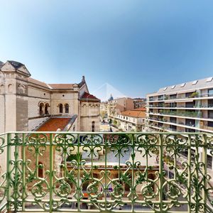 Property in Carre d'Or