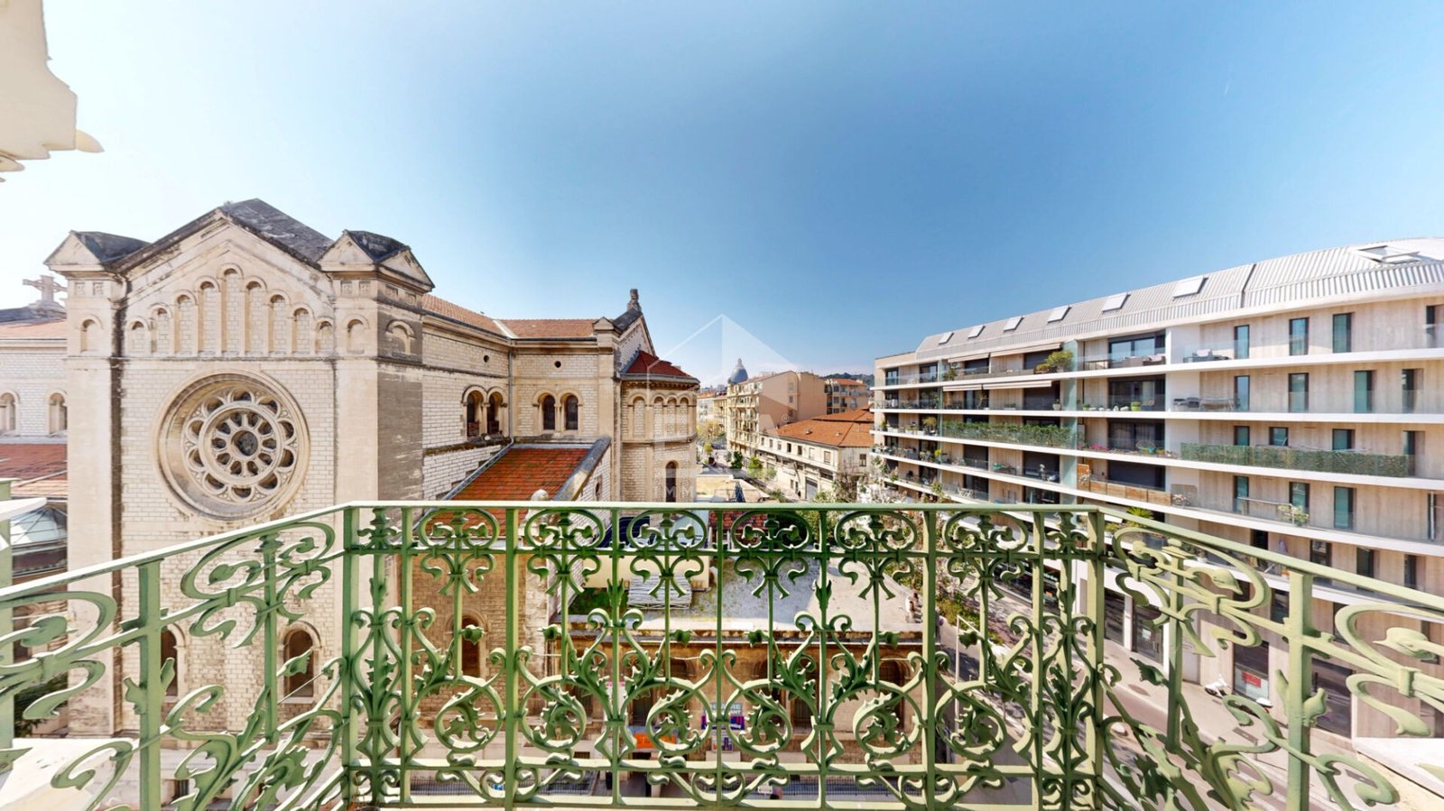 Property photo in Carre d'Or