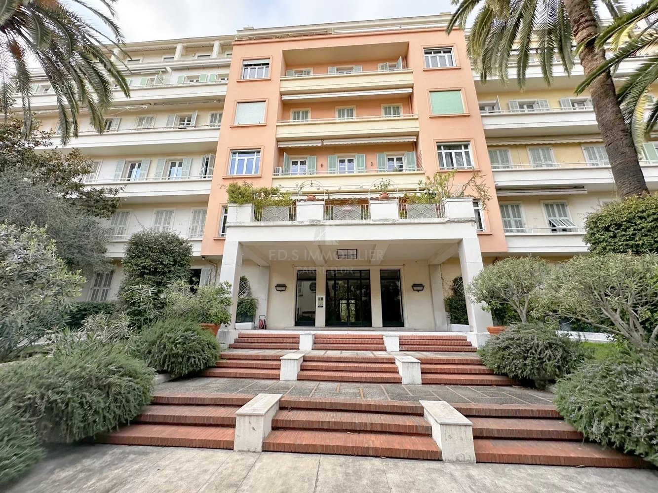 Property photo in Carre d'Or