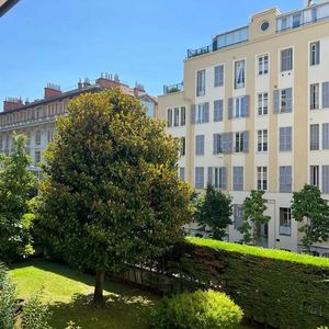 Property in Carre d'Or